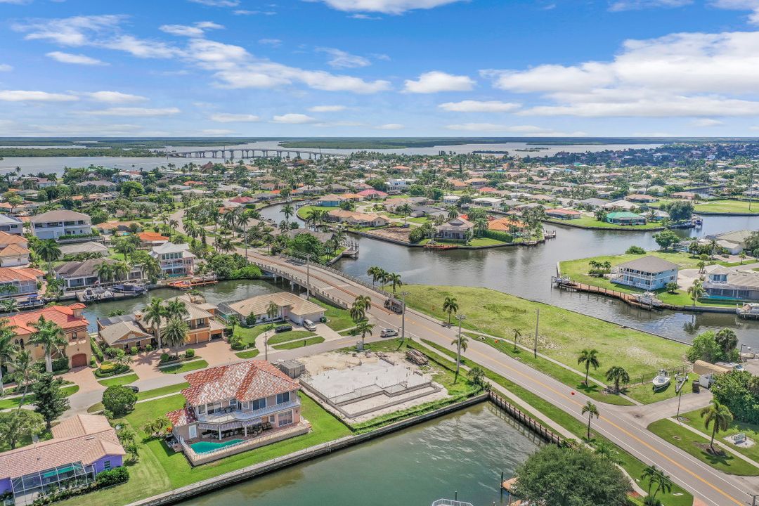 1200 Redwood Ct, Marco Island, FL 34145