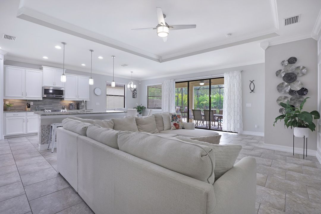 14482 Tuscany Pointe Trail, Naples, FL 34120