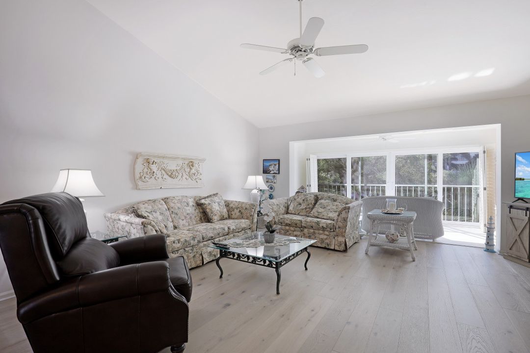 5895 Chanteclair Dr #122, Naples, FL 34108