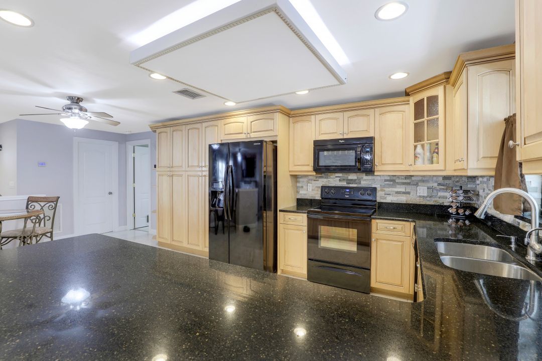 1214 SE 30th Terrace, Cape Coral, FL 33904