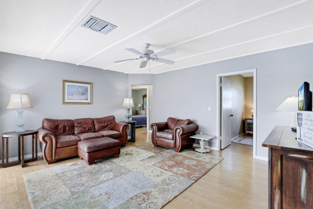 911 Tulip Ct, Marco Island, FL 34145