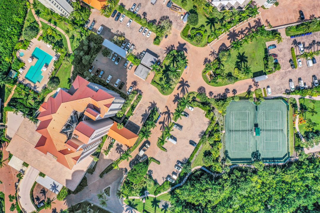 40 Seagate Dr #501, Naples, FL 34103