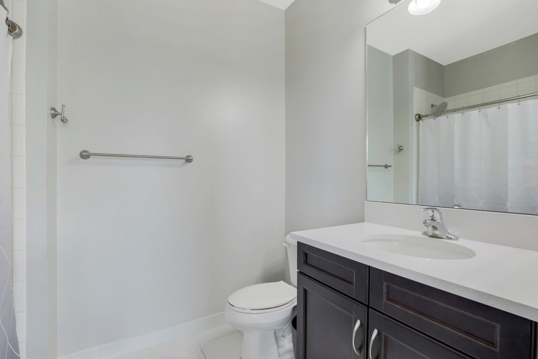 4167 Crescent Ct, Naples, FL 34119