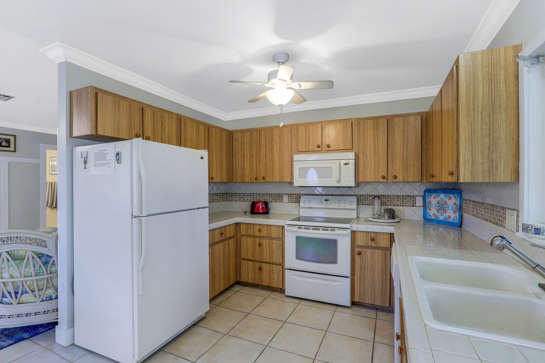 4060 Rita Ln, Bonita Springs, FL 34134