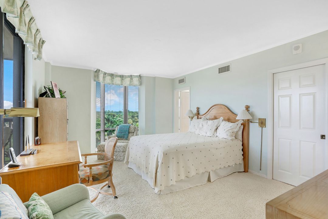 6075 Pelican Bay Blvd #506, Naples, FL 34108