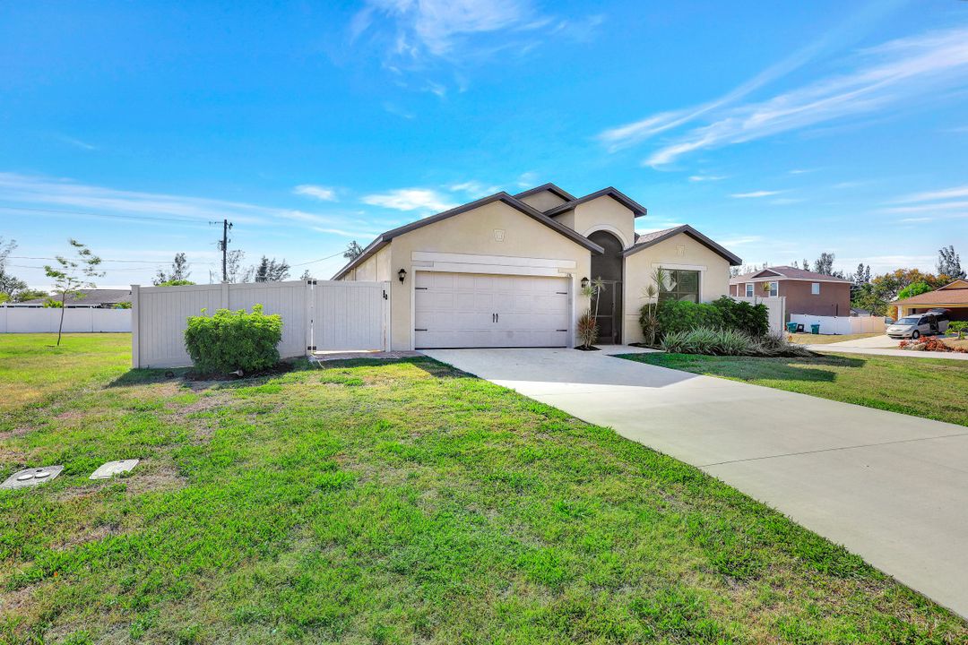 3216 SW 11th Ave, Cape Coral, FL 33914