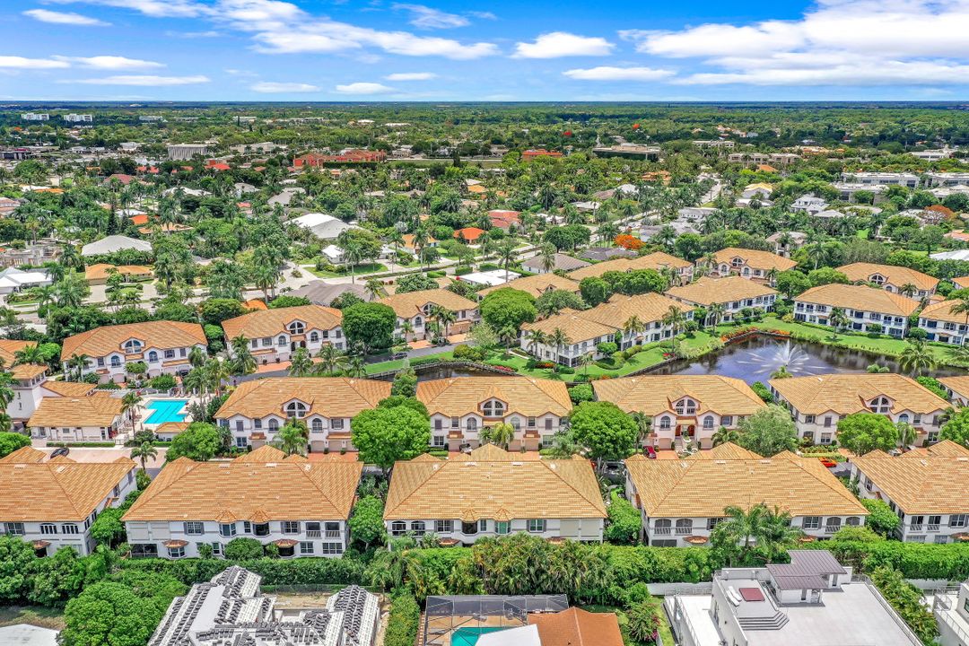 141 Colonade Cir #141, Naples, FL 34103
