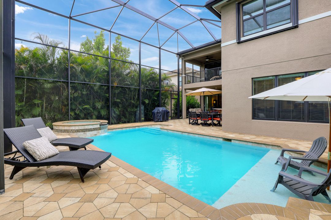 3342 Pacific Dr, Naples, FL 34119