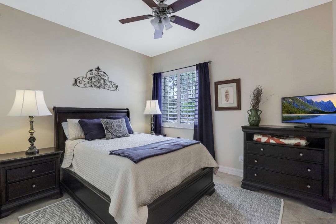 562 14th St SE, Naples, FL 34102