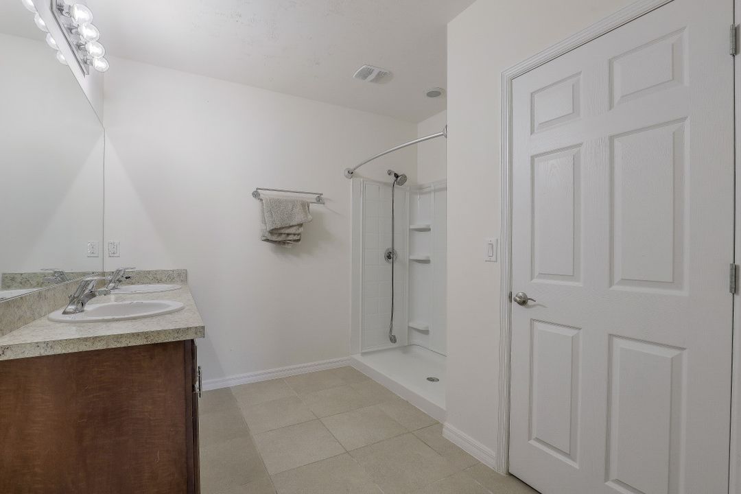 321 NW 11th St, Cape Coral, FL 33993