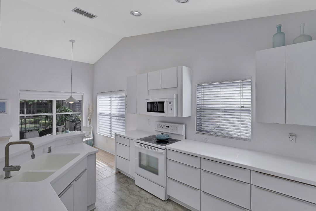 24827 Lakemont Cove Ln #203, Bonita Springs, FL 34134