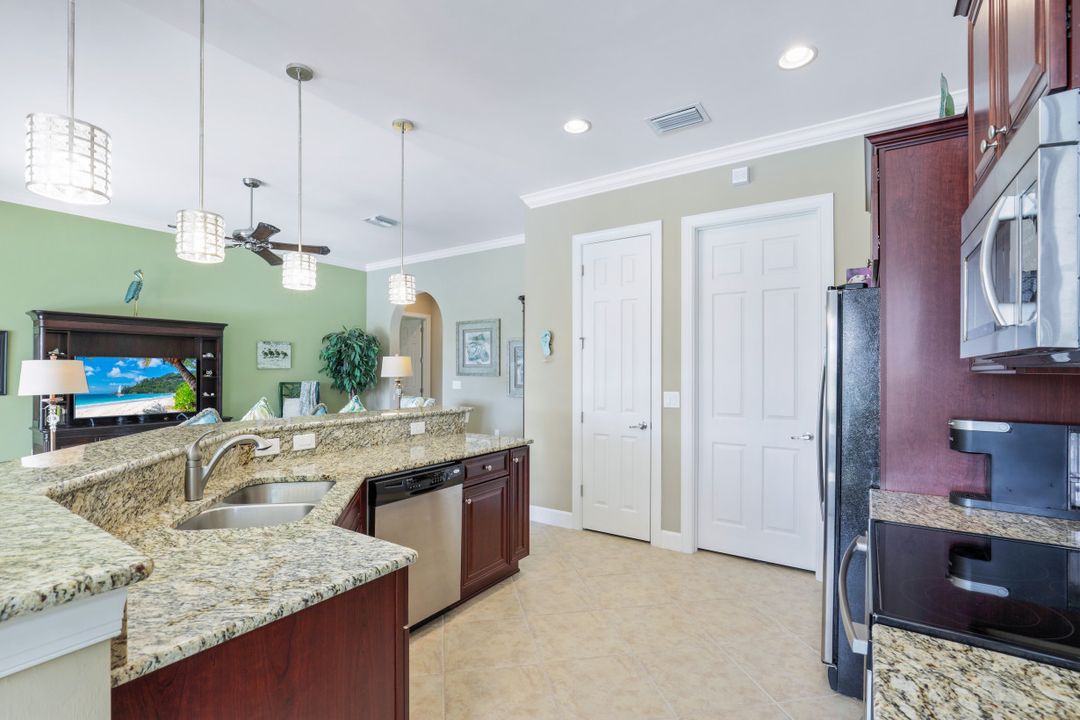 9463 Quarry Dr, Naples, FL 34120