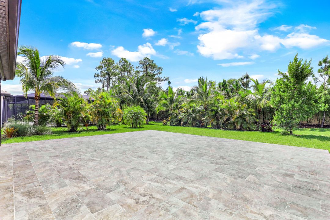 2134 Antigua Ln, Naples, FL 34120