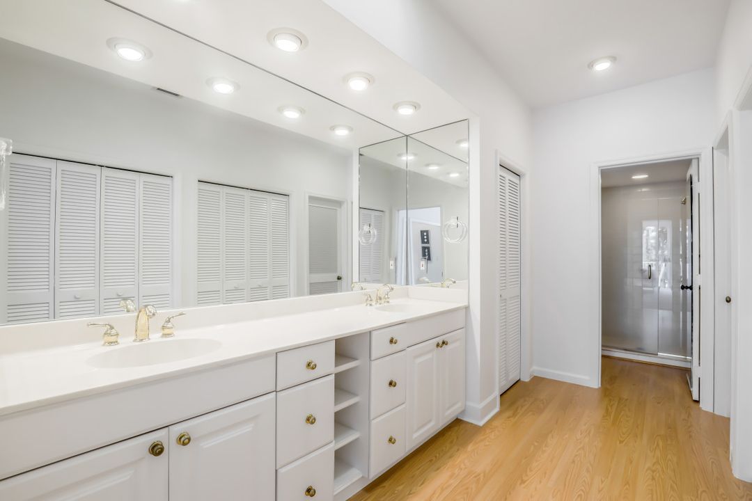 46 Golf Cottage Dr, Naples, FL 34105