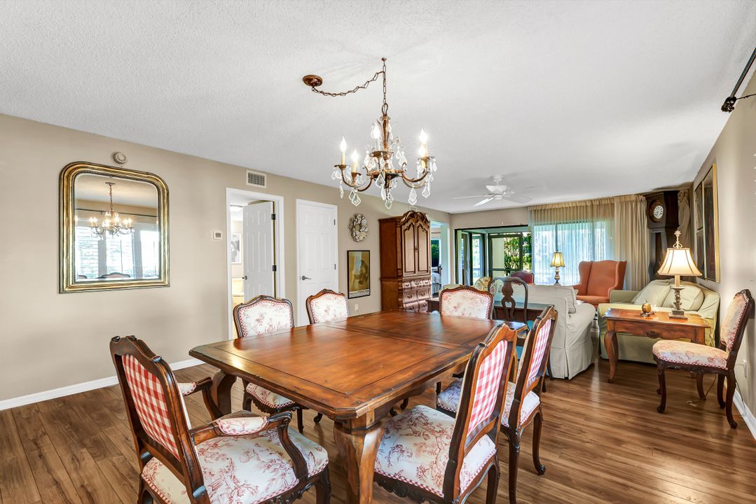 1617 Spoonbill Ln, Naples, FL 34105