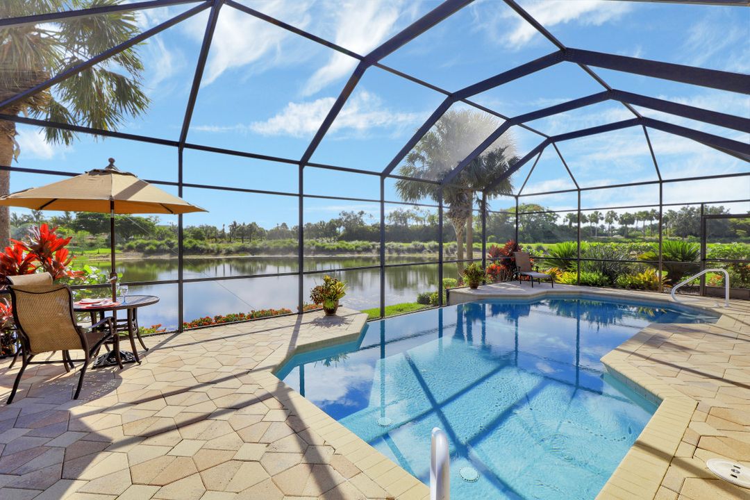 9131 Crystal Ct, Naples, FL 34120