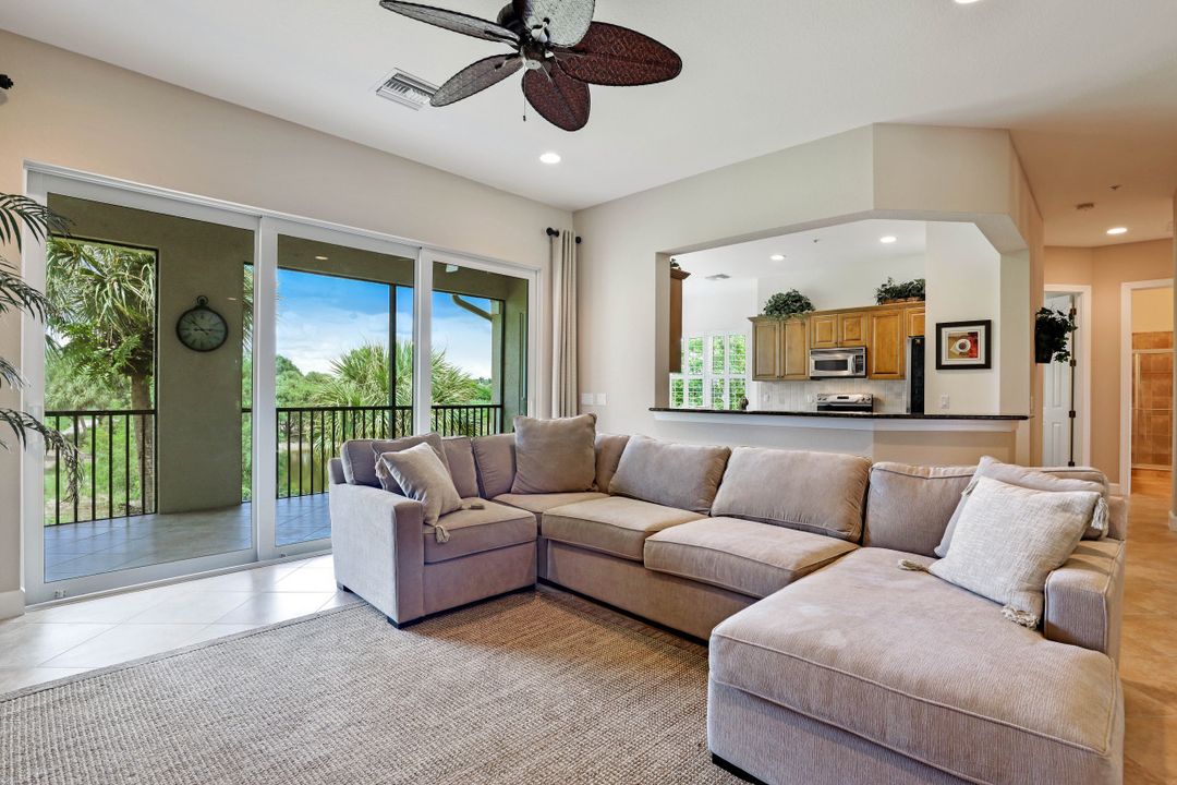 9208 Quartz Ln #4-202, Naples, FL 34120