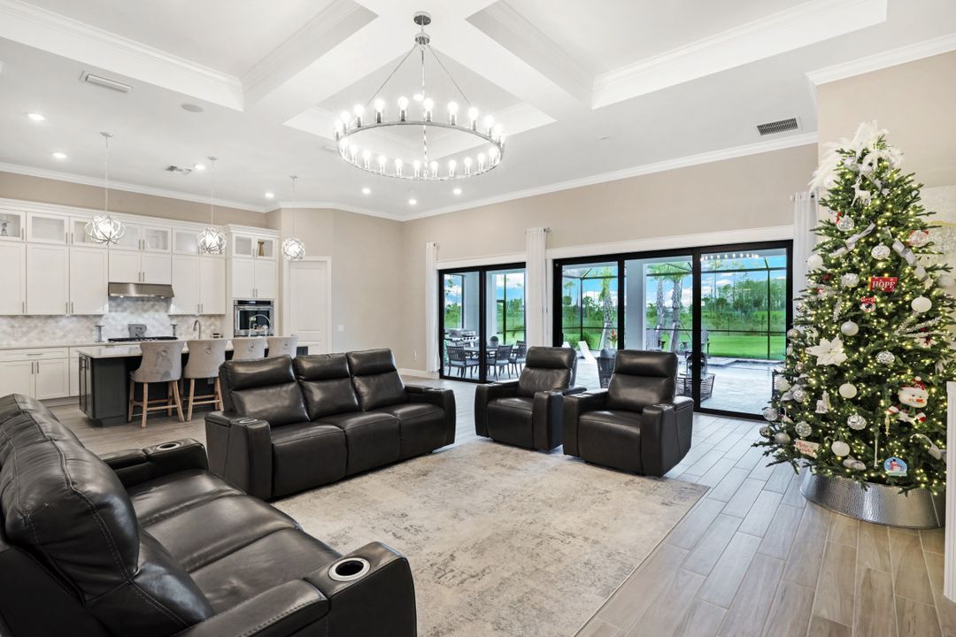 19617 Waterman Ct, Miromar Lakes, FL 33913