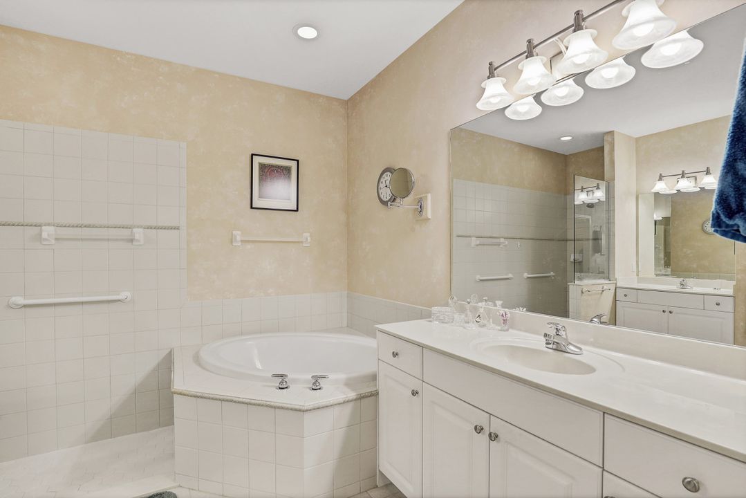 4600 Winged Foot Ct #104, Naples, FL 34112