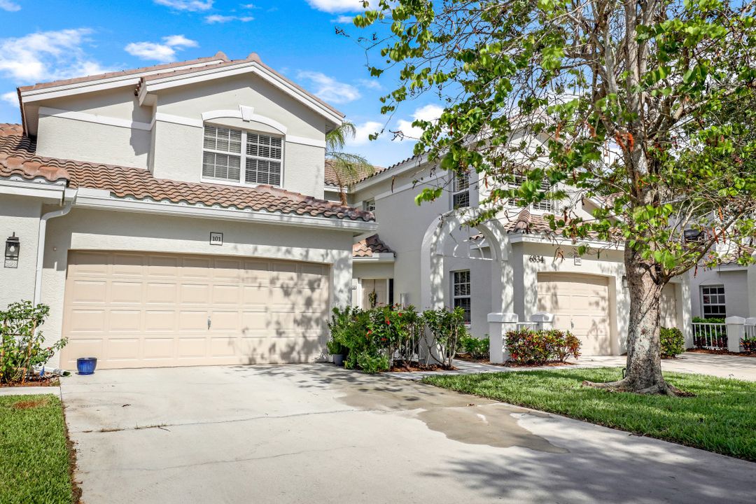 6834 Lantana Bridge Rd #101, Naples, FL 34109