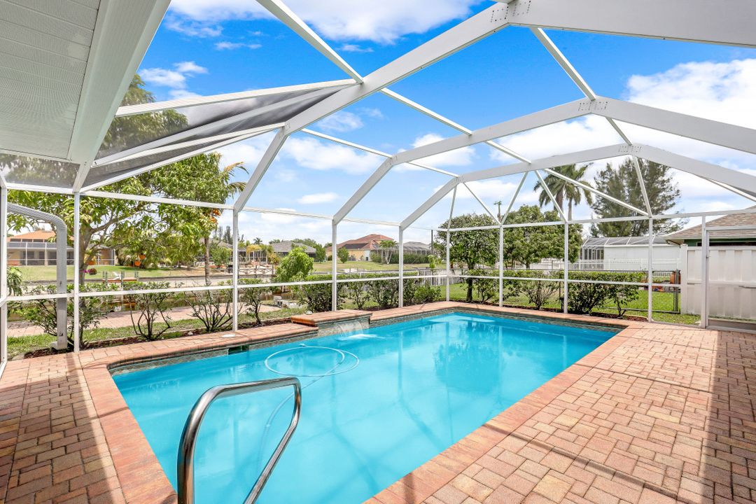 415 SE 17th St, Cape Coral, FL 33990