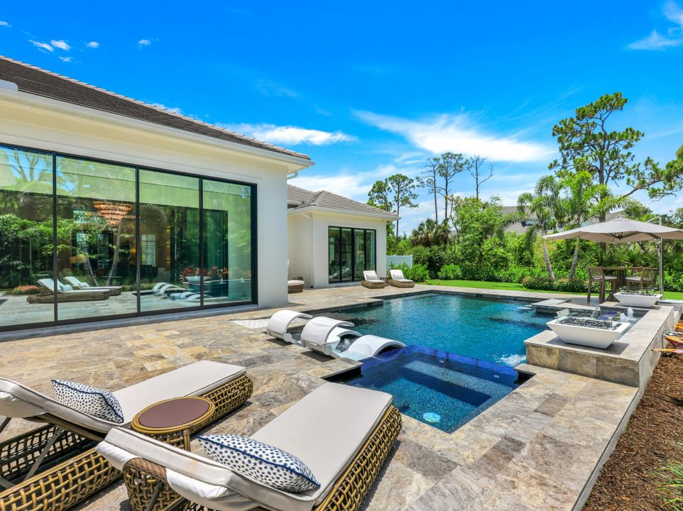359 Warwick Way, Naples, FL 34110