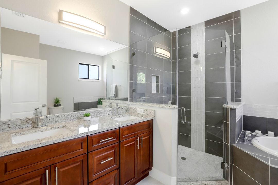 307 Gleason Pkwy, Cape Coral, FL 33914