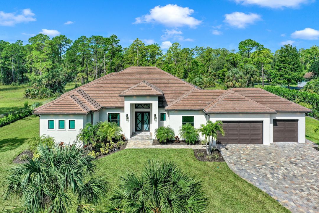 631 25th St SW, Naples, FL 34117