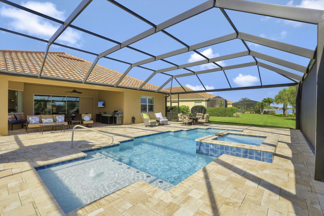 9091 Graphite Cir, Naples, FL 34120