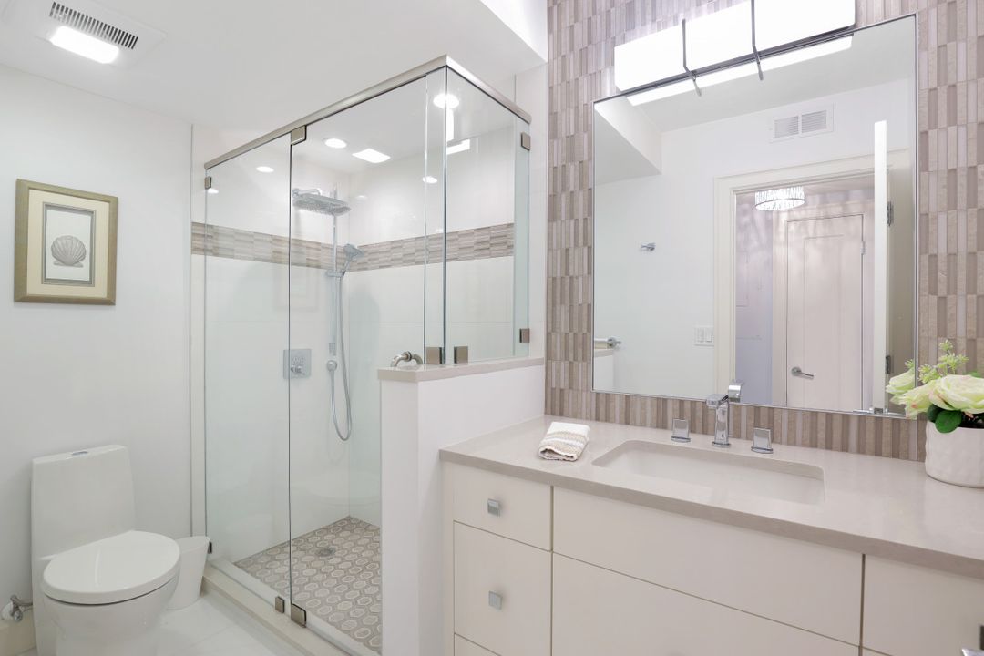 4051 Gulf Shore Blvd N #806, Naples, FL 34103