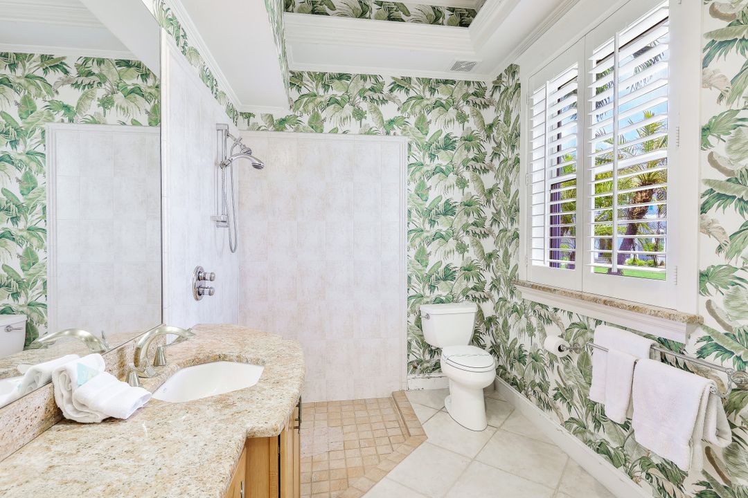 690 Pelican Ct, Marco Island, FL 34145