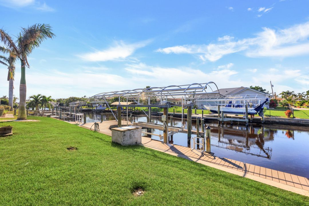 5324 Delano Ct, Cape Coral, FL 33904