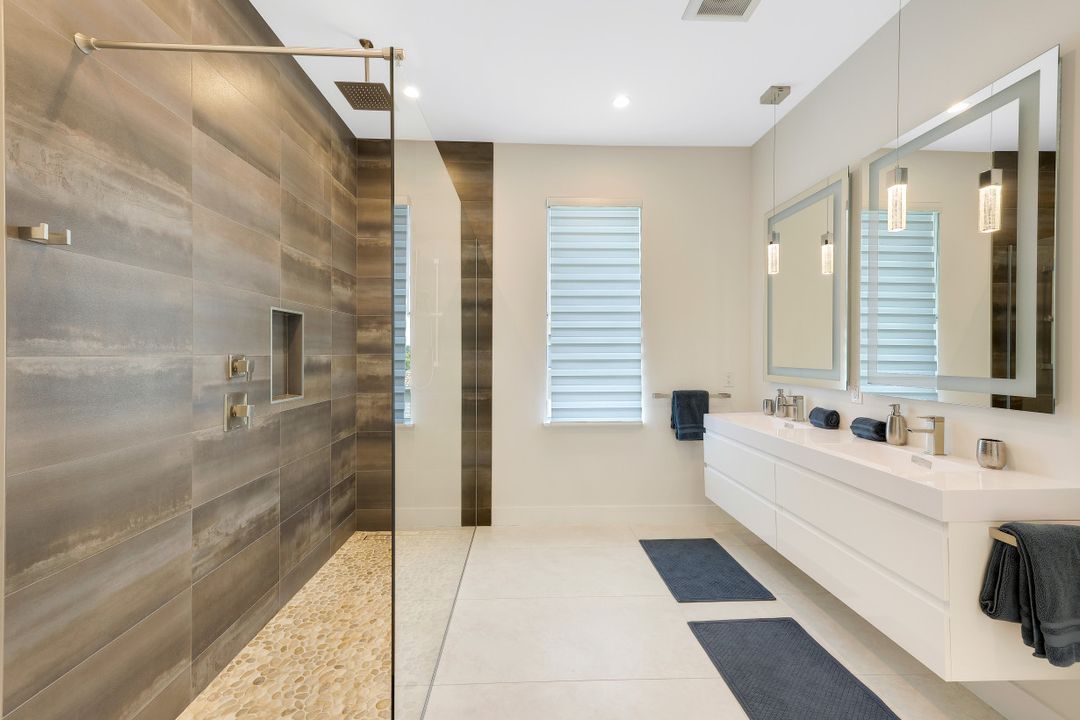 5084 Sorrento Ct, Cape Coral, FL 33904