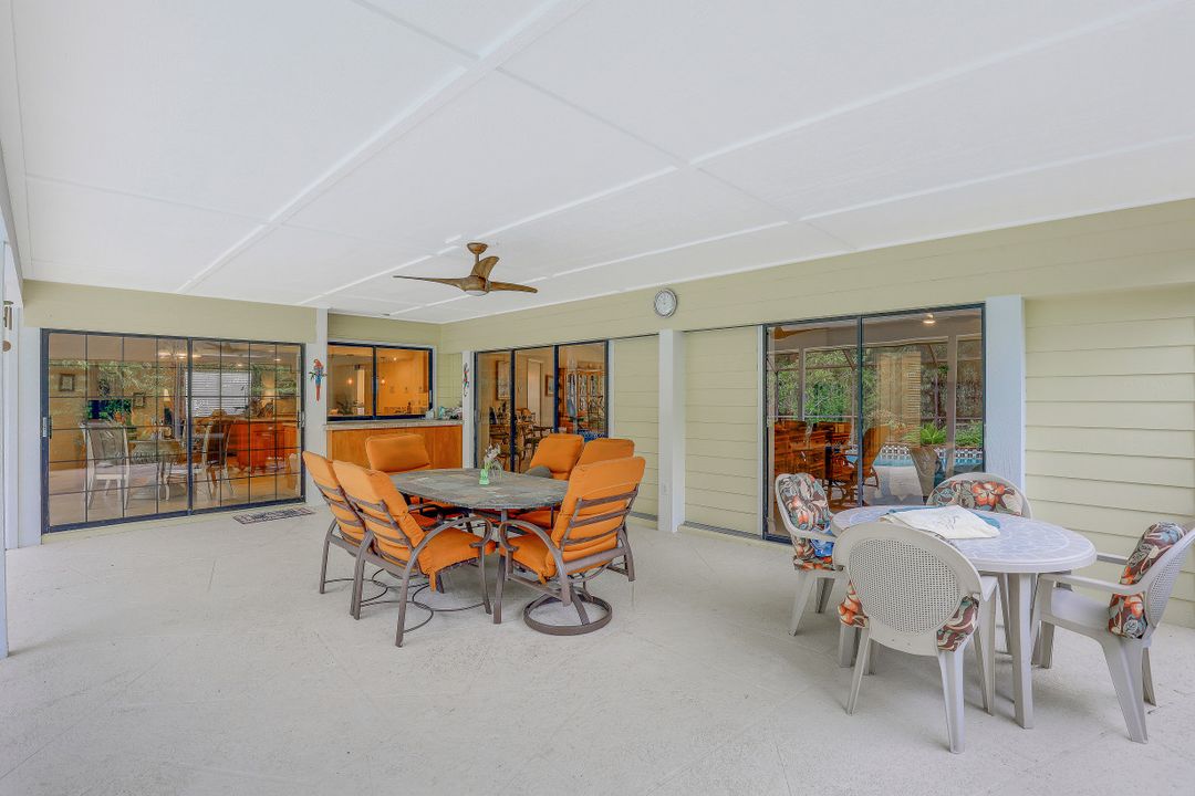 2259 Queens Way, Naples, FL 34112