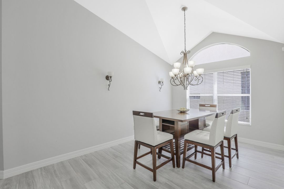 1622 Triangle Palm Terrace, Naples, FL 34119