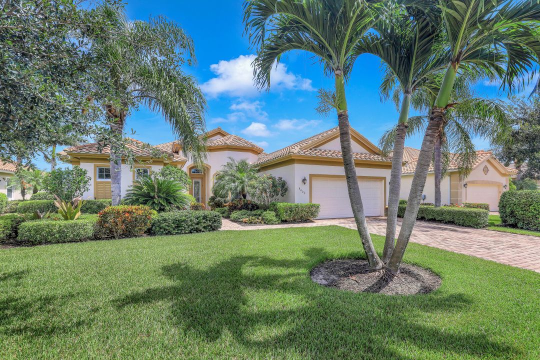 9403 Copper Rock Ct, Naples, FL 34120