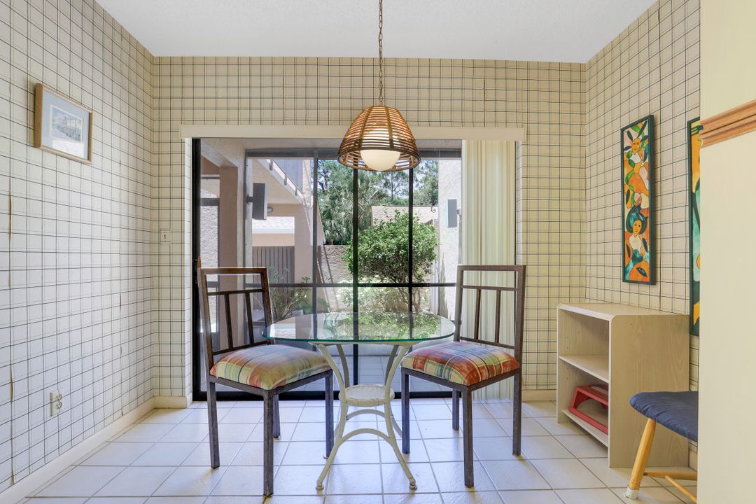 15330 Cedarwood Ln, Naples, FL 34110