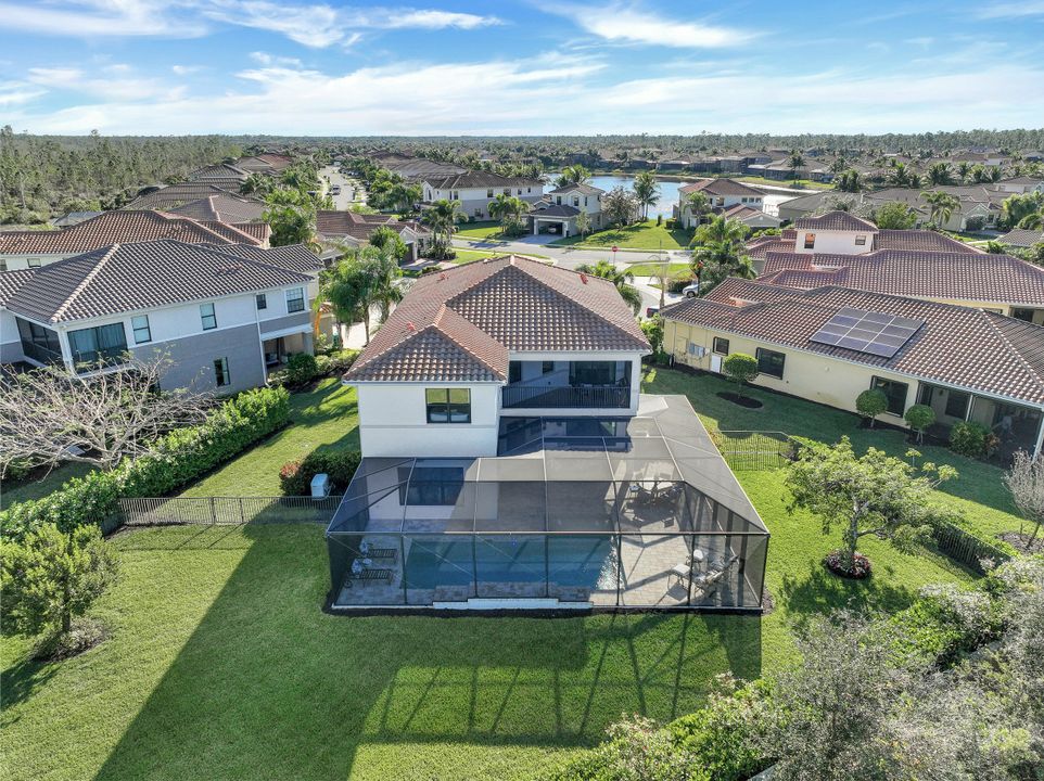 2827 Thunder Bay Circle, Naples, FL 34119