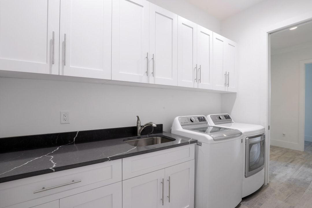 670 Amber Dr, Marco Island, FL 34145