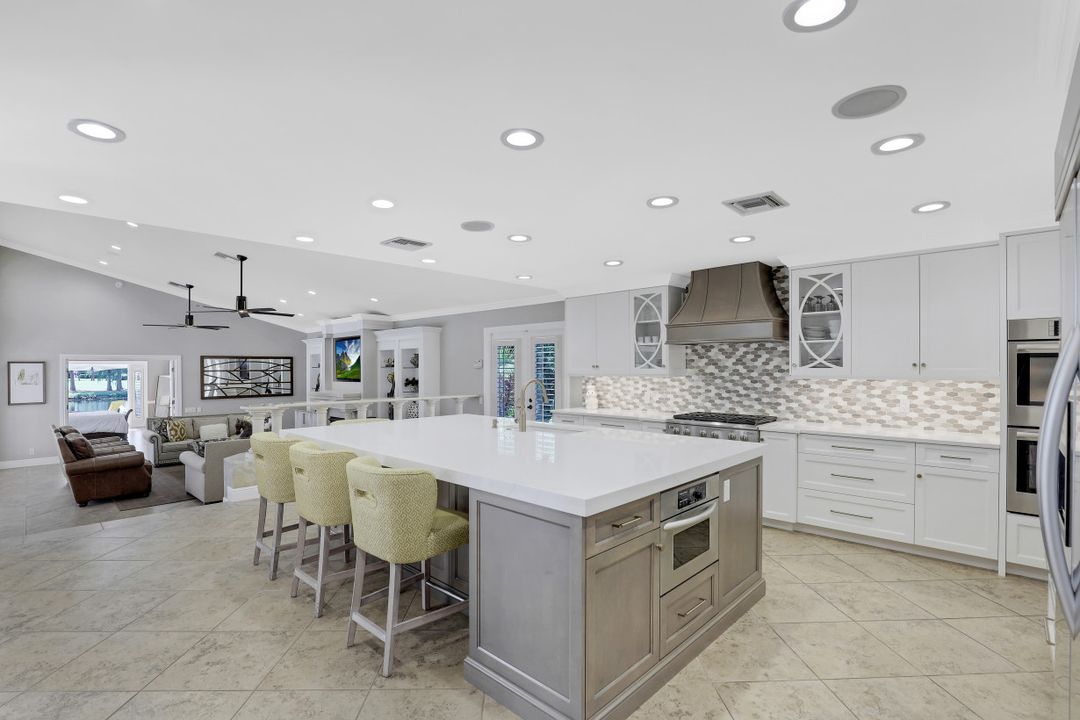 12911 Coco Plum Ln, Naples, FL 34119