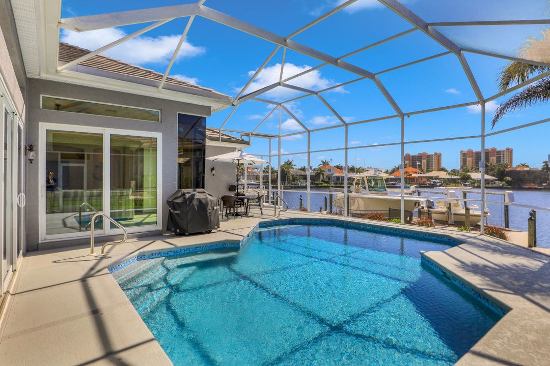 1900 Lagoon Ln, Cape Coral, FL 33914