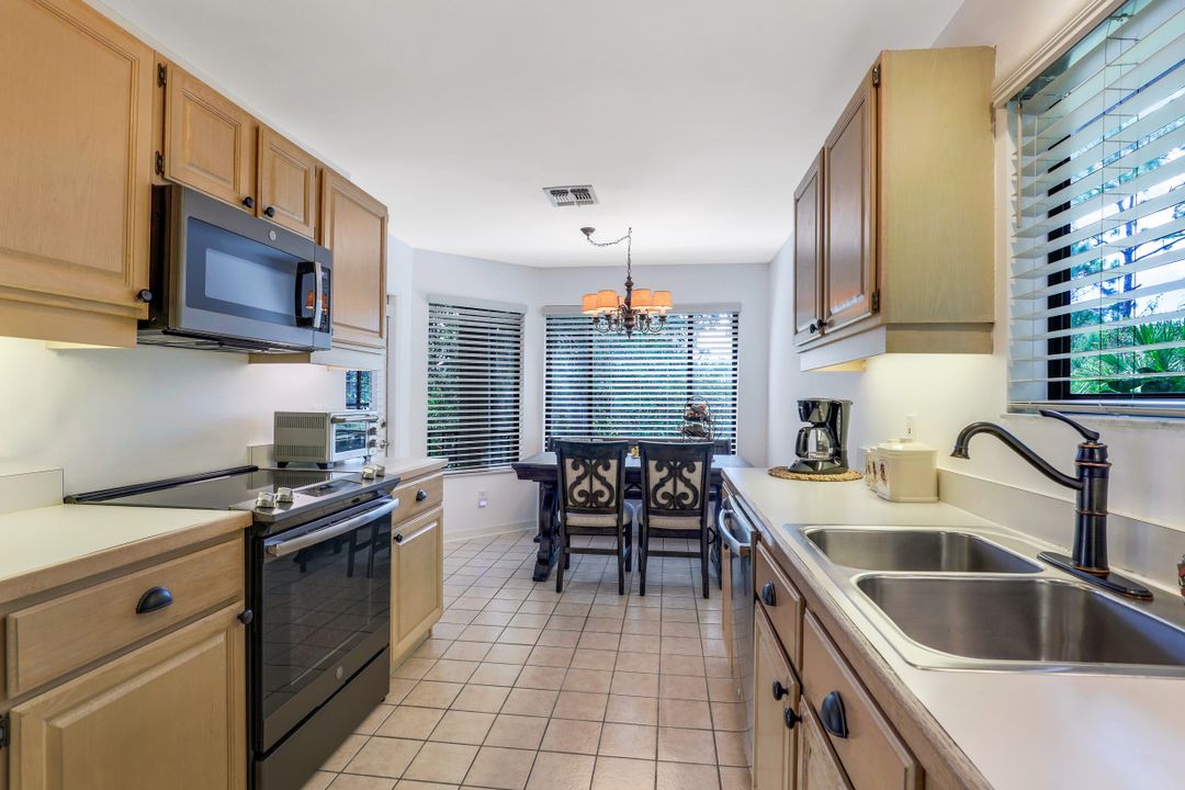 27100 Oakwood Lake Dr, Bonita Springs, FL 34134