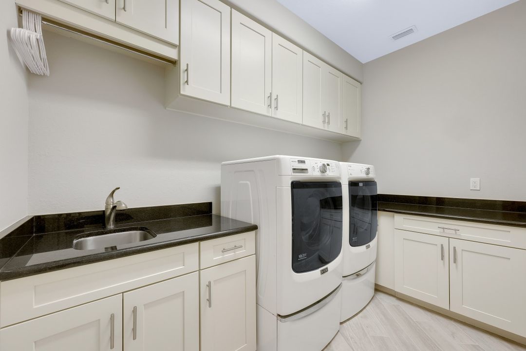 3026 SW 17th Pl, Cape Coral, FL 33914