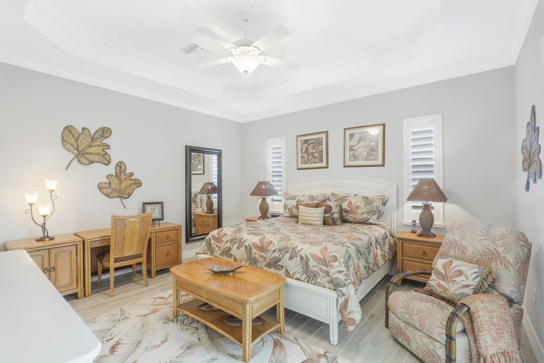 1913 Mustique St, Naples, FL 34120