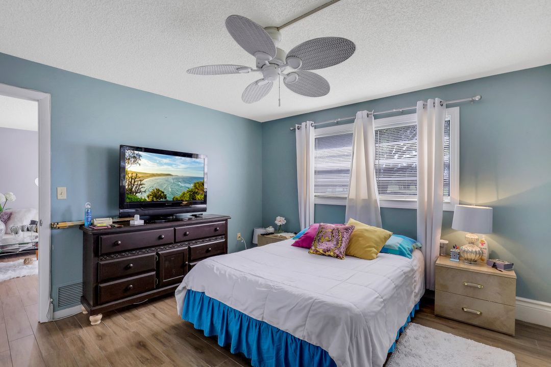 100 Forest Lakes Blvd #112, Naples, FL 34105