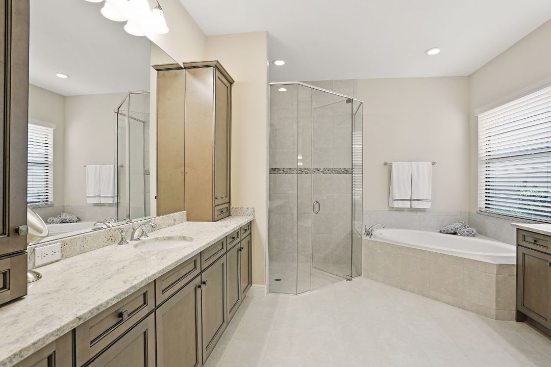 12774 Dundee Ln, Naples, FL 34120