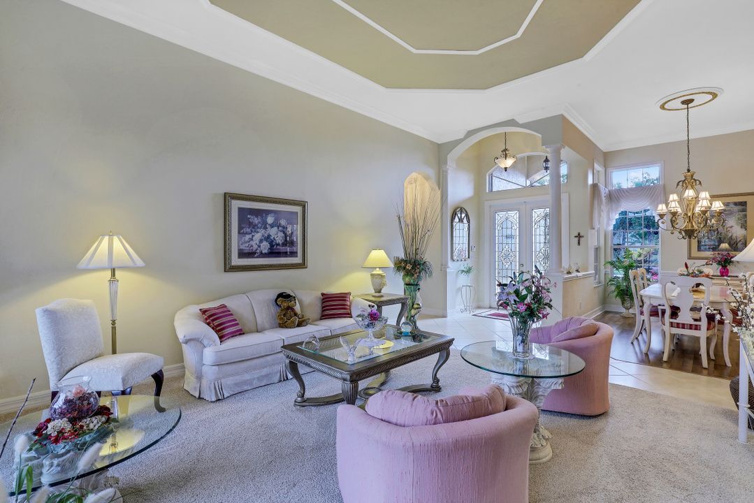 1427 King Sago Ct, Naples, FL 34119