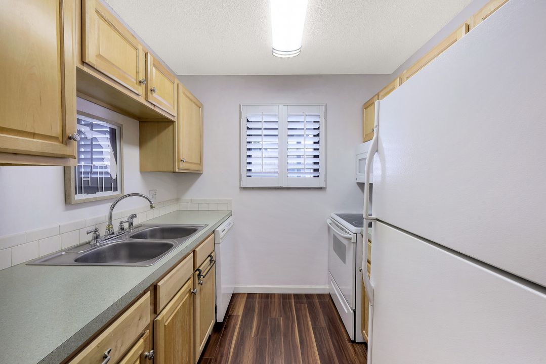 766 Central Ave #319, Naples, FL 34102