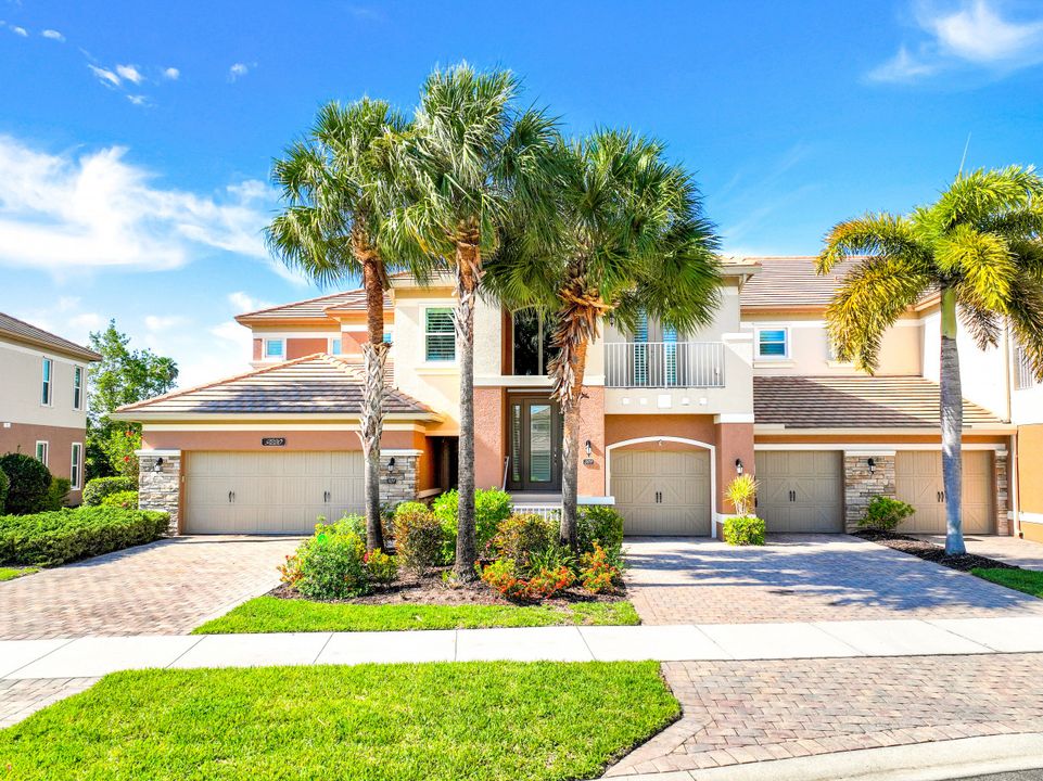 9220 Quartz Ln #201, Naples, FL 34120