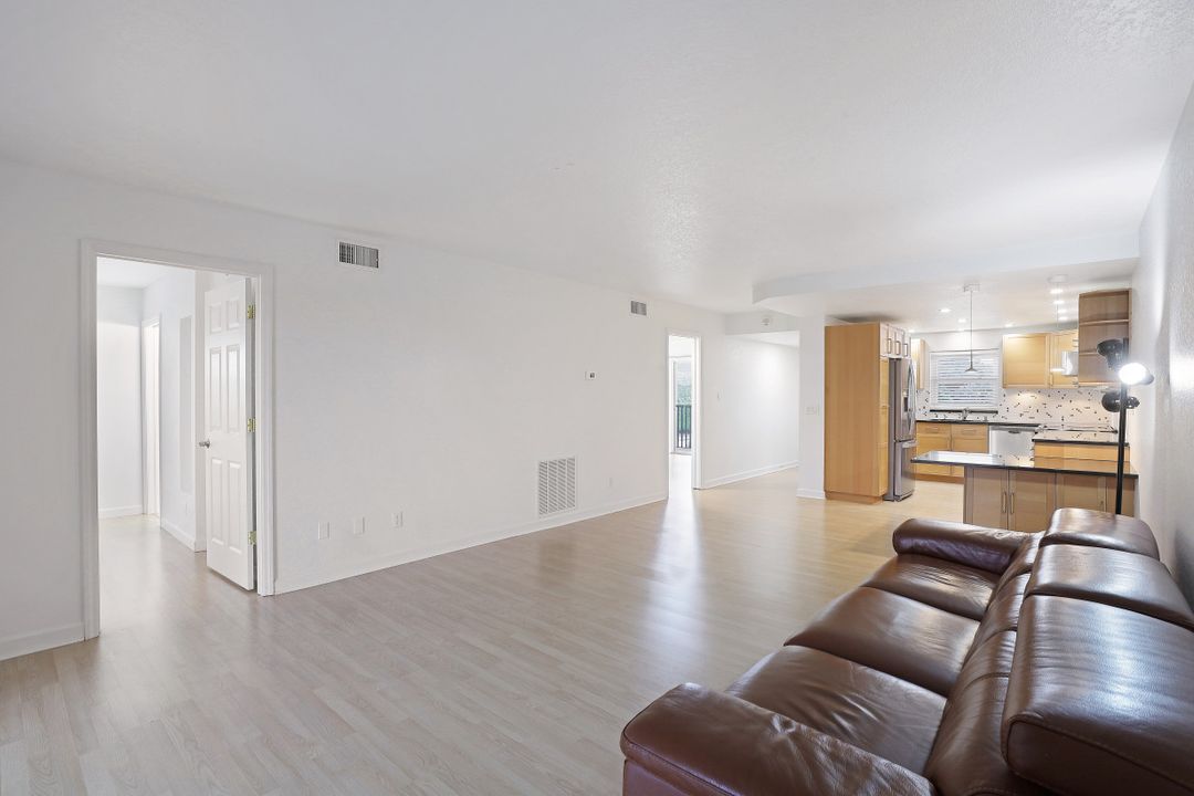 5467 Rattlesnake Hammock Rd #208C, Naples, FL 34113